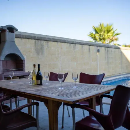 Lighthouse - Ta' Clive Farmhouse *